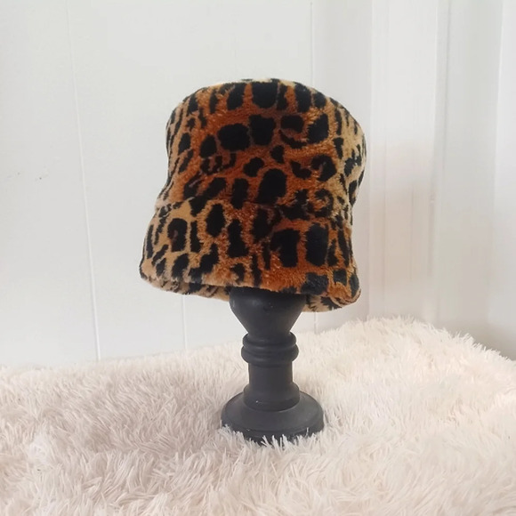 Vintage Fuzzy Leopard Print Bucket Hat - Womens - Picture 3 of 8